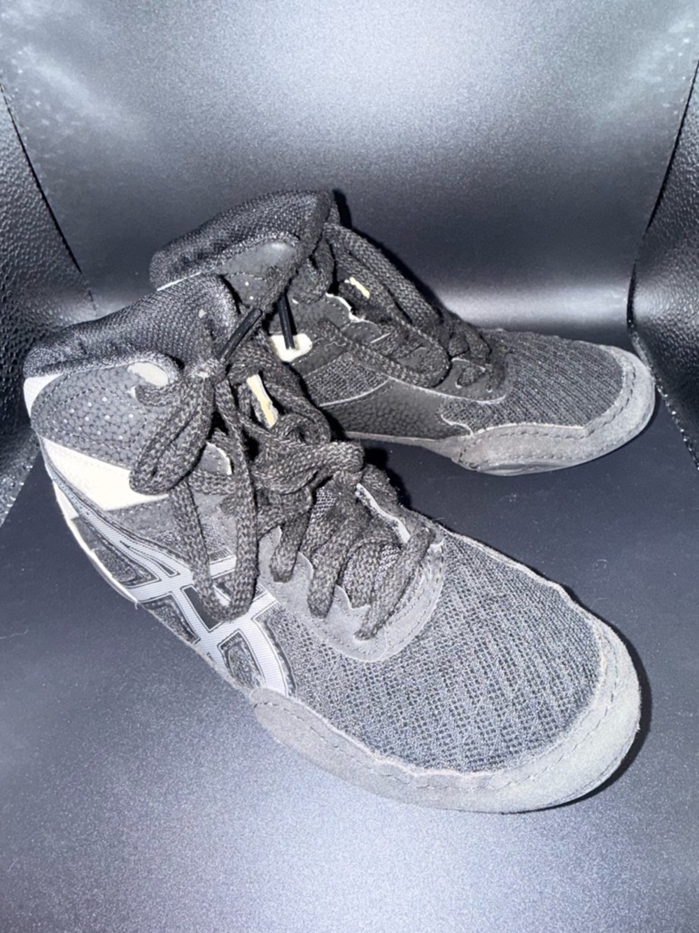 ASICS Youth Wrestling Shoe - size 1